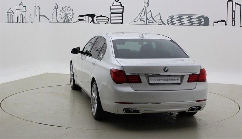 BMW – 760 full