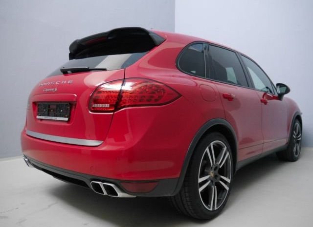 Porsche Cayenne full