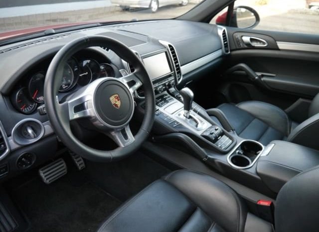 Porsche Cayenne full