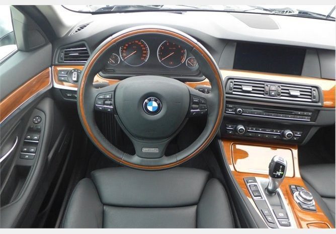 BMW – 550 2012 full