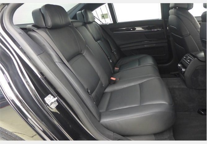 BMW – 750 2012 full