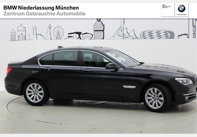 BMW – 750 2012 full
