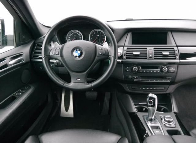 BMW – X6 M 2011 full