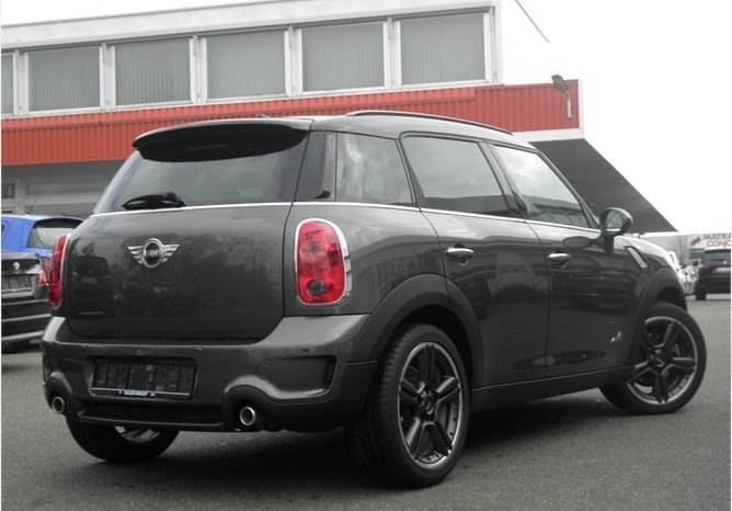 MINI COUNTRYMAN COOPER SD 2,0 AUT. ALL4 full