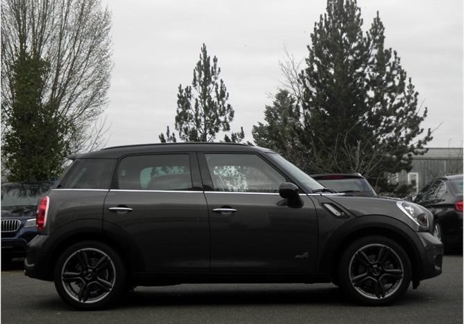 MINI COUNTRYMAN COOPER SD 2,0 AUT. ALL4 full