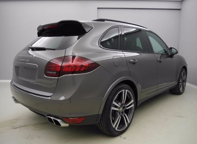 PORSCHE CAYENNE TURBO 4,8 TIPTR. 5D full