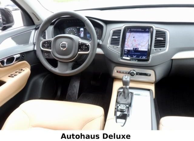 VOLVO XC90 2,0 D5 225 MOMENTUM AUT. AWD 5D full